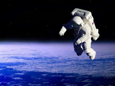 Amerykańscy Astronauci Wyszli Na Spacer Na Orbicie Zdjęcie 1