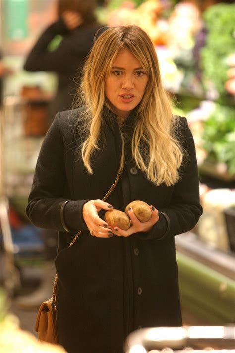 Hilary Duff Out For Grocery Shopping In Beverly Hills