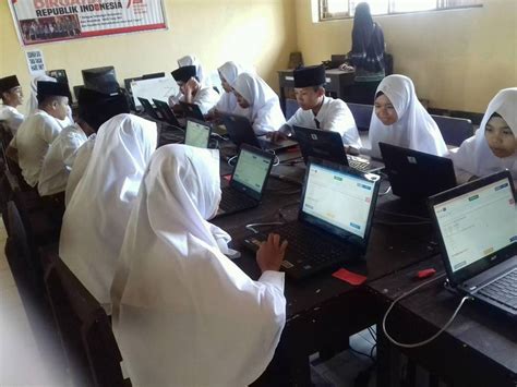 Maklumlah ia harus bolak balik ke kabupaten mengurus soal ujian sekolah dikantor dinas pendidikan, jadi tak heran. Contoh Soal PAS/PAT Penjaskes Kelas IX Semester Genap ...