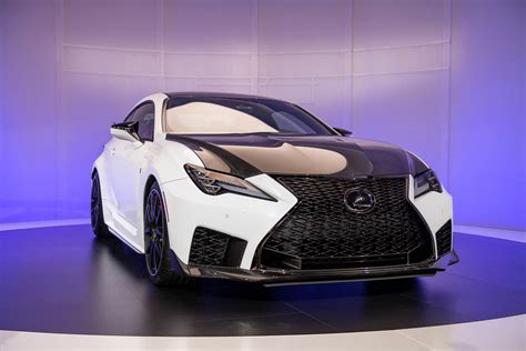 Lexus Rc F Unveiled In Detroit With Track Ready Flagship