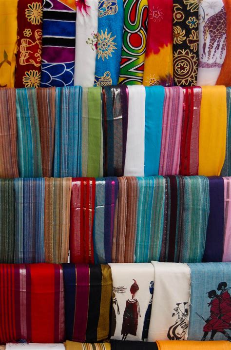 colorful-textiles-of-kenya-www-timbuktuglobaltours-com-african-safari,-colorful-textiles