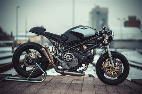For those who are looking for a ducati cafe racer kit without actually chopping off the bits, there are a couple of options for you too. Ducati Cafe Racer Umbau von NCT Motorcycles