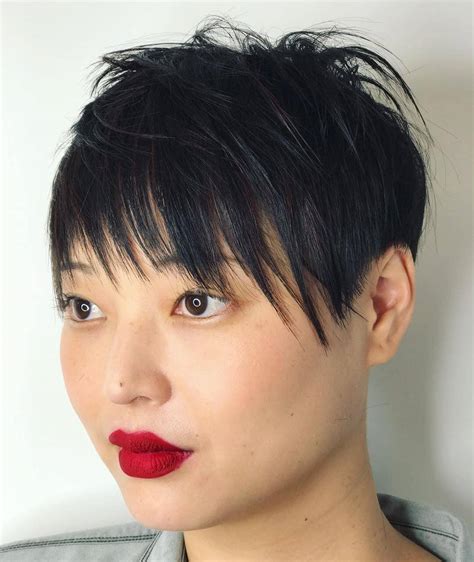 Korean Short Haircuts For Round Faces 15