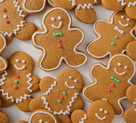 Nothing says christmas like green, red, and white sprinkles! Pillsbury Christmas Cookies Aesthetic / Pillsbury Reindeer ...