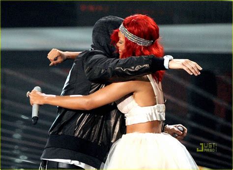 Rihanna And Eminem Vmas Performance Video Photo 2479620 2010 Mtv Vmas Eminem Rihanna