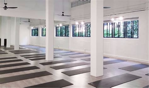yoga classes in singapore ashtanga hot yoga and more honeycombers