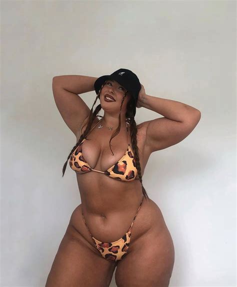 Holly Marston On Instagram Take Up The Space You Deserve Fashionnovacurve