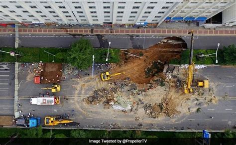 Giant China Sinkhole Swallows Passers By Report