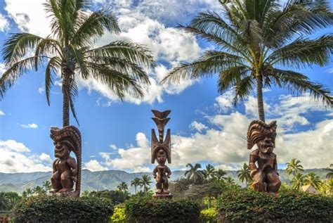 The History Of Tiki Carvings Comet Atomic Tiki Statues Tiki Polynesian Culture