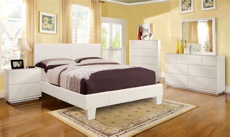 Furniture of america clementine smooth white upholstered bedroom set. Winn Park Contemporary White Platform Bedroom Set with ...