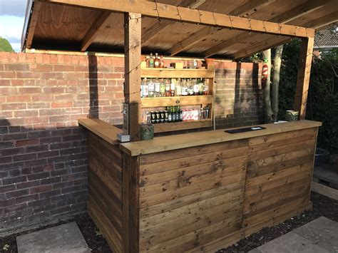 I was so pleased with the result, it made me consider other ways to reuse materials for my garden needs. Reclaimed Wood / Pallets Outside Garden Bar New Rustic ...