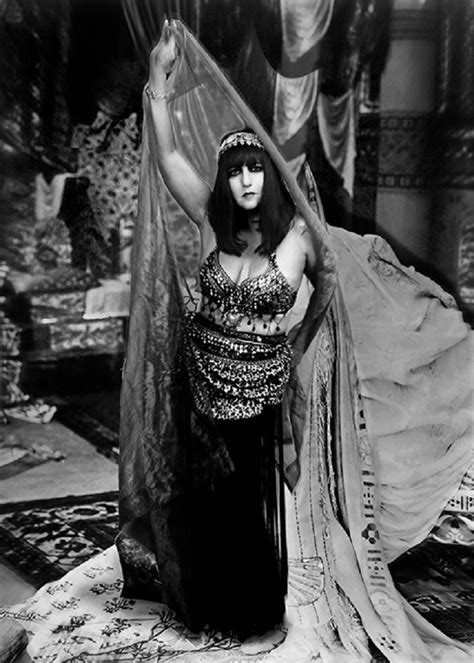 Theda Bara Height Weight Interesting Facts Career Highlights