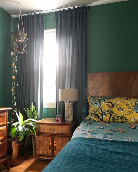 Green curtains for the bedroom is a perfect way to add a new edge to space. Arielle on | Bedroom green, Green curtains bedroom, Velvet ...