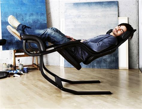 It was designed for excellent relaxation, also sporting a cup holder. Varier Zero Gravity Recliner - NoveltyStreet