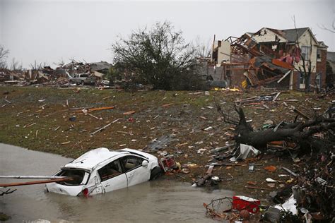 At Least 11 Die From Texas Tornadoes 13 In Midwest Flooding The