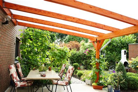 Folgende 50 coole garten ideen für gartenbank selber bauen sind tolle inspiration für jeden, der eine besondere sitzecke im garten gestalten möchte und zwar mit individuellen gartenmöbeln. Garten überdachung Bauen | Sitzecke Im Garten Selber Bauen ...