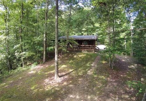 Welcome to your perfect getaway in the red river gorge. Bear Necessities | Red river gorge kentucky, Red river ...