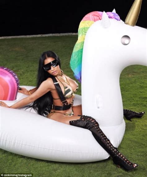 Nicki Minaj Flaunts Assets In Tiny Bikini For Make Love Daily Mail Online