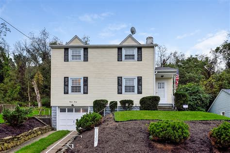 22 homes for sale in white oak, pa. 1530 Summit St, White Oak, PA 15131