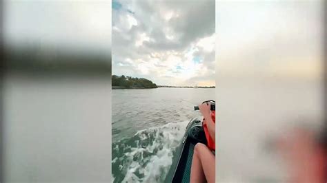 T Rkiye Donarken Evval Ahin Ip Bikinisiyle Jet Ski Ovu