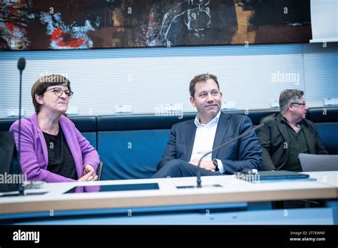 Sondersitzung Der Fraktion Der Spd Im Bundestag Nach Heutigem Urteil Des