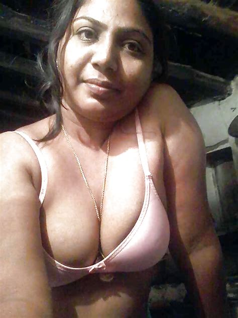 Srilankan Sachini Kandy Newly Married House Wife Nude Photos