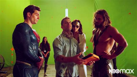 extensive 6 min featurette on making of snyder s justice league