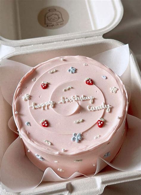 50 Cute Minimalist Buttercream Cakes Tiny Strawberry Pink Cake