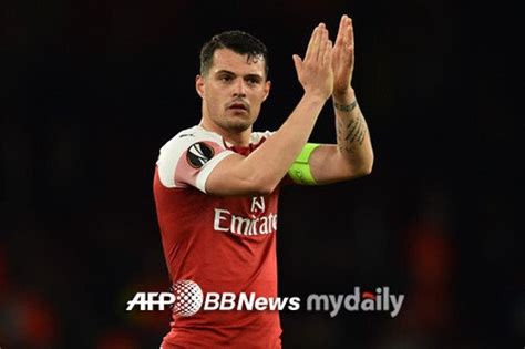 이강인은 지난 시즌까지 달았던 16번에서 20번으로 등번호가 변경됐다. 이강인 등번호 34번달았던이유 - 해외축구 - 에펨코리아