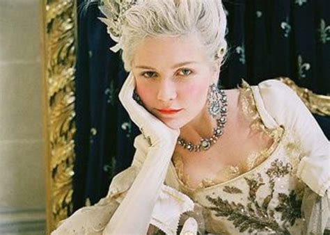 美しさにうっとり♡映画マリーアントワネットのドレス姿に ...