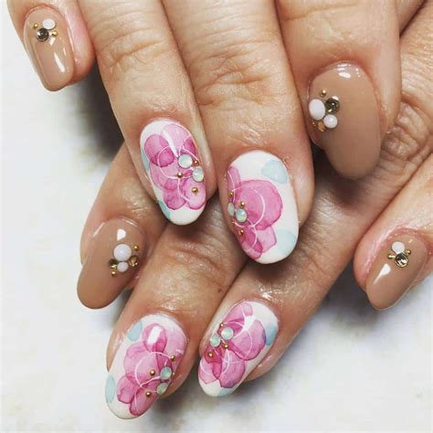 25 Flower Nail Designs To Make Your Nails Shine