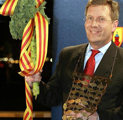 Aktuelle hintergrundinformationen und wissenswertes rund um das thema walter kohl. Ermittlungen: Anwälte kämpfen um saubere Weste für Wulff ...