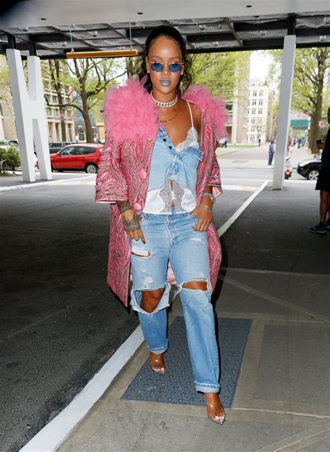 Rih In Manhattan Nyc Streetstyle Outfits Fashion Style Rihanna