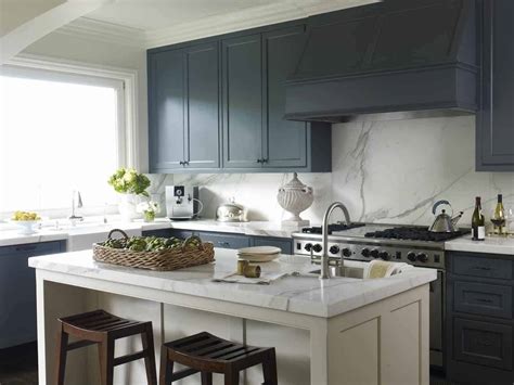 contoh desain dapur warna biru klasik thegorbalsla