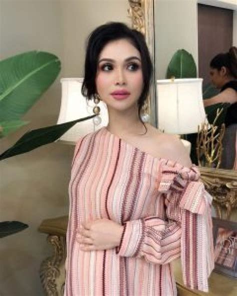 “bukan Bibir Inject Tau” Netizen Samakan Wajah Jelita Anzalna Nasir Dengan Pelakon Naagin
