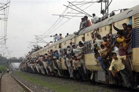 crowded trains in jakarta 26 pics