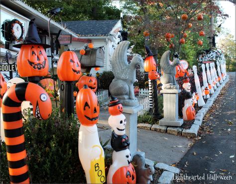 Lighthearted Halloween 2015 Yard Haunt Entrance | Halloween street ...