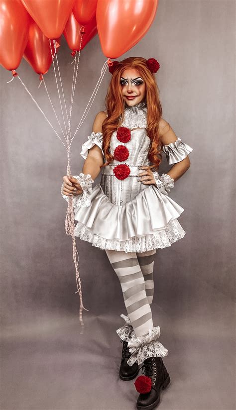 It Pennywise Makeup And Costume In Clown Costume Women Pennywise Halloween Costume Girl
