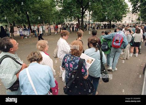 First Day Summer Opening Buckingham Palace Hi Res Stock Photography And