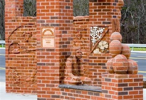 Stunning Brick Sculptures By Brad Spencer Land Art Chicken Wire Art