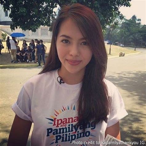 This Is The Pretty Julia Montes Smiling While Visiting The Public At