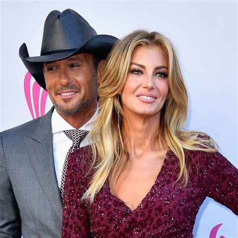 Faith Hill And Tim Mcgraw Perform A Red Hot Duet After She Shows Off His Boxers Backstage