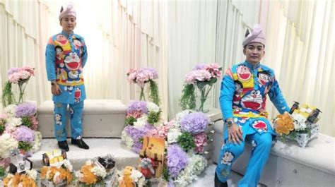 Kemeja tersebut biasanya berwarna hitam, putih atau. Gambar Doraemon Bergaya - gaya foto