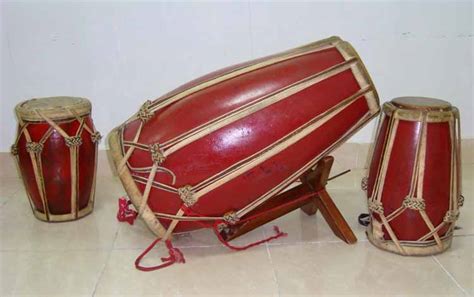 Gendang melayu adalah salah satu jenis alat musik tradisional yang berasal dari kepulauan bangka belitung, yang sudah jelas sudah. Aneka Ragam Alat Musik Tradisional Indonesia Yang Harus Kamu Ketahui - Blog Unik