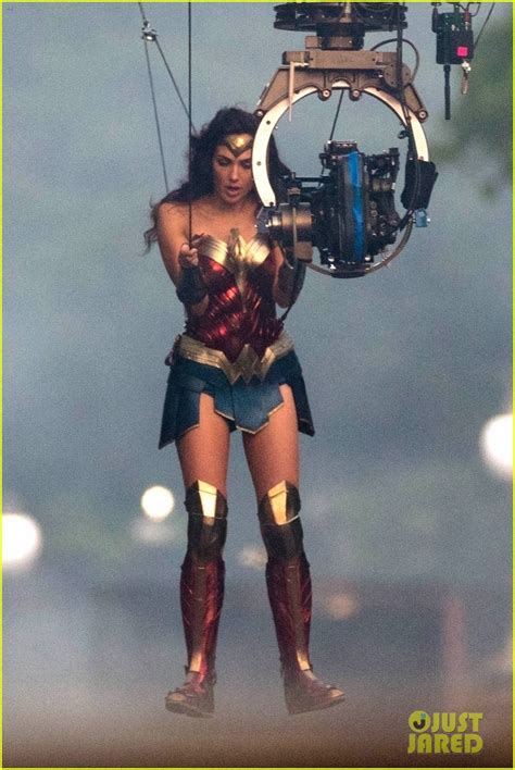 Gal Gadot Goes Airborne For Wonder Woman 1984 Stunt Photo 4103591