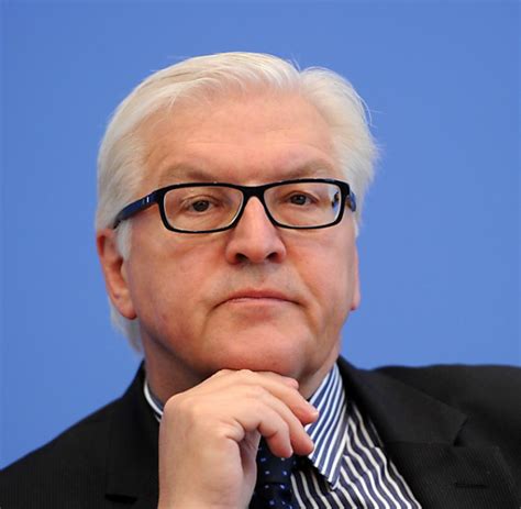 Es ist höchste zeit für eine grüne frau im schloss bellevue. SPD: Steinmeier: Deutschland wird in Mali nicht in Krieg ...
