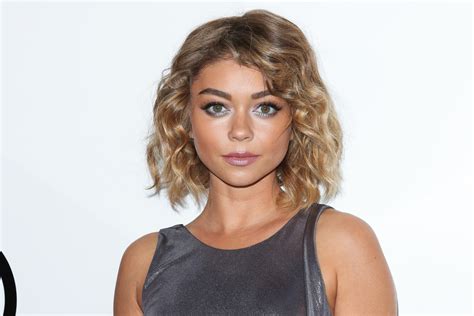 Sarah Hyland Just Epically Shut Down A Troll Who Thinks Shes Too Sexual Glamour