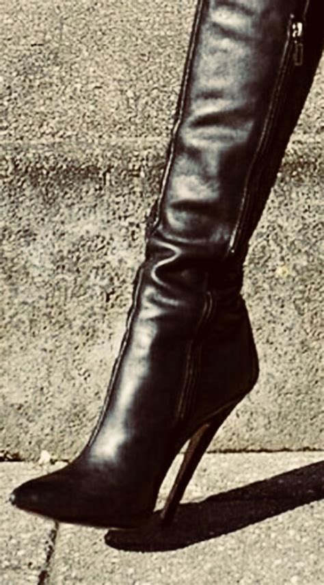 Épinglé par jim heibel sur heels boots chaussure mode cuissardes bottes