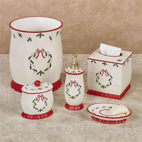 Holly Wreath Holiday Bath Accessories