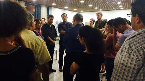 הספר קִדמה ומהפכות עוסק בתקופה שבין המאה השש עשרה למאה התשע עשרה ומתמקד בפרקים מן ההיסטוריה של אירופה ומן ההיסטוריה של עם ישראל בתקופה זו. "וכל התום והטוב הזה נפלו על מזבח השנאה". הובאה למנוחות שירה שנרצחה במצעד הגאווה